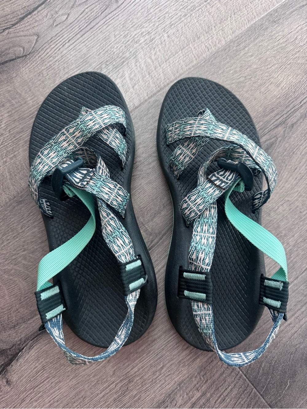 Women’s Teal & Green Chaco 8